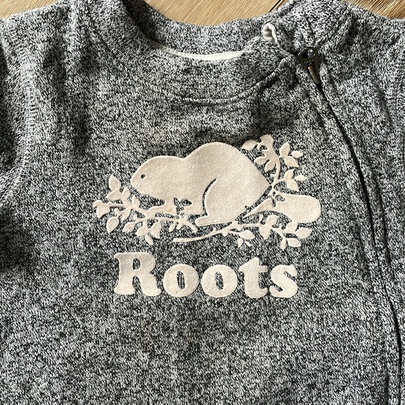 Fair condition Roots jumpers - Picture 2 of 5